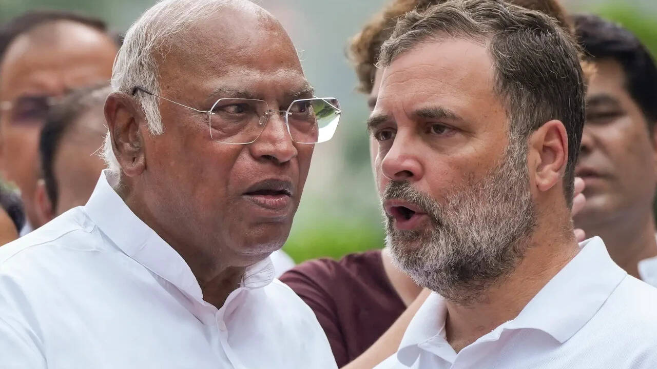 BJP to Congress: Let House function, Amit Shah will come