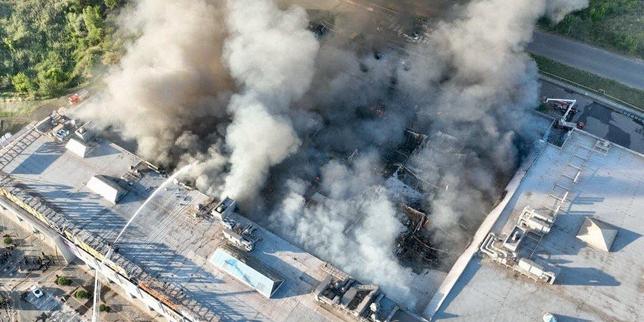Russian drones kill 15 people at a shopping mall in Kryvyi Rig