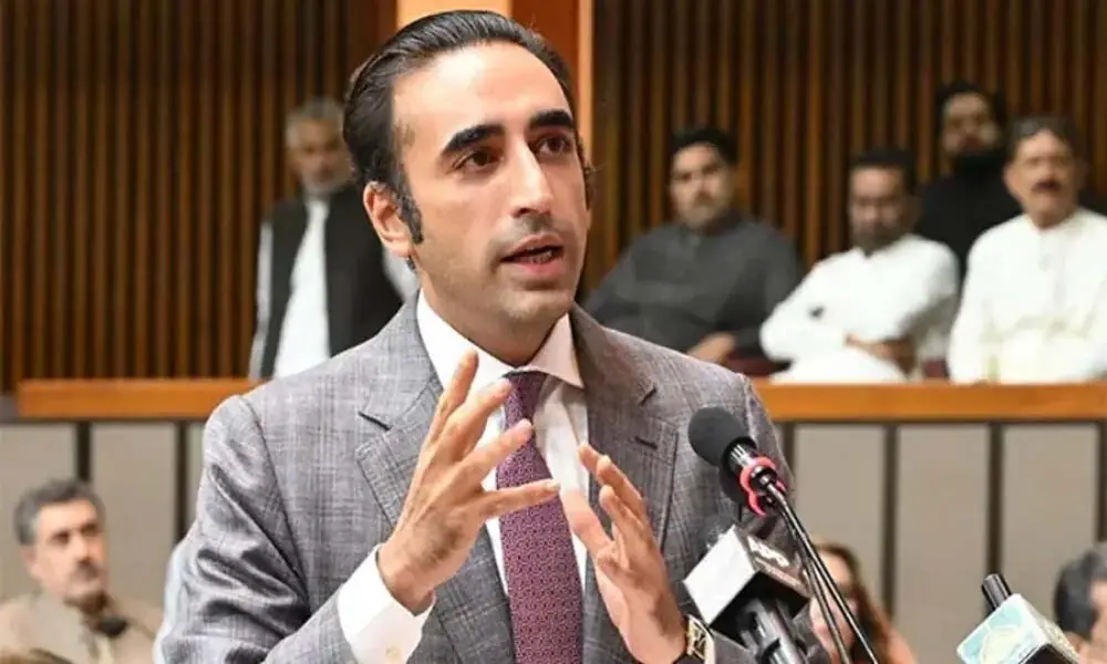 Bilawal apologises to PM, blames his own team