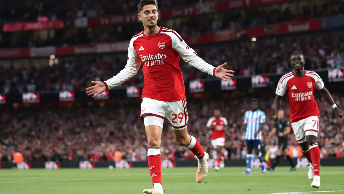 Arsenal begin title defence with win over Coventry