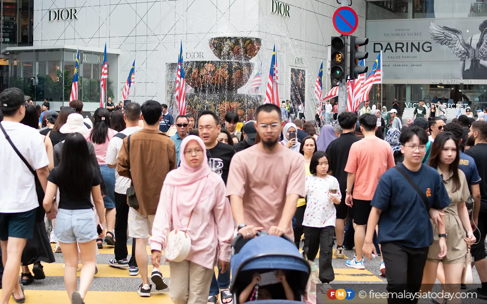 Demi rakyat katanya…