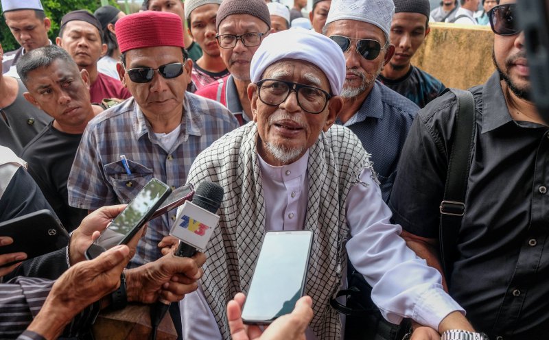 Police record Hadi's statement over his article, says aide