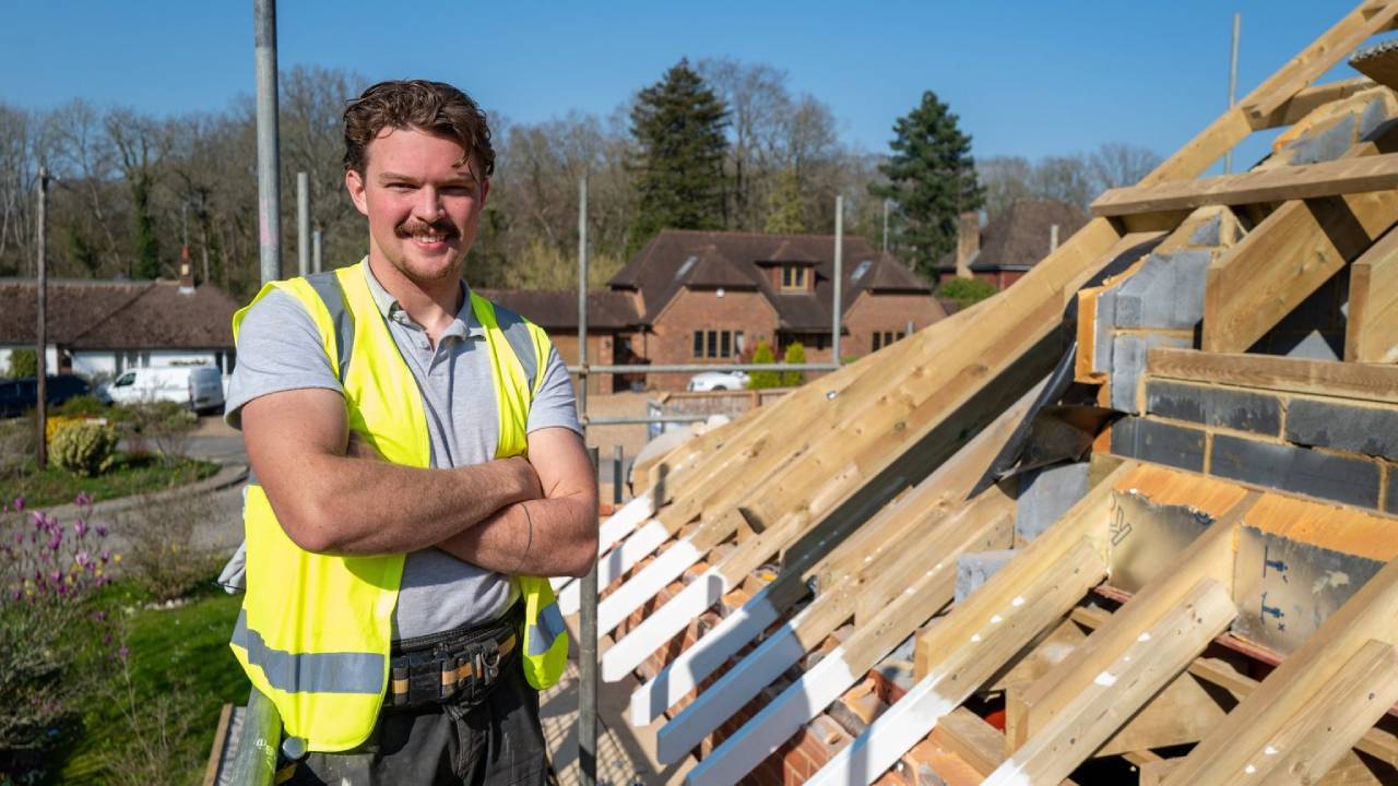 At 21, school dropout earns £50,000 after choosing carpentry over university