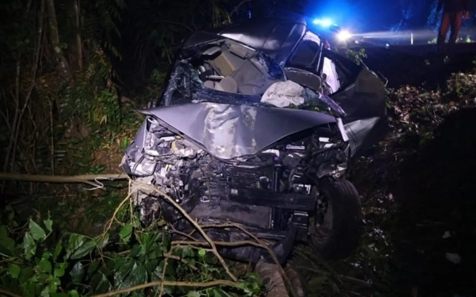 Cikgu, anak maut MPV jatuh gaung