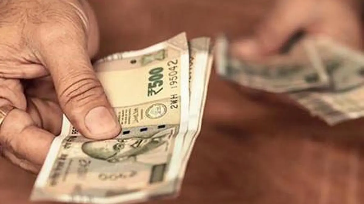 Rupee falls 6 paise to 95.28 against US dollar in early trade