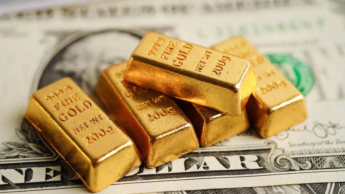 Gold heads for biggest weekly gain since January ahead of US jobs data