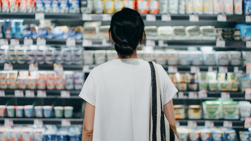 ACCC launches inquiry into claims of food labelling after Four Corners investigation