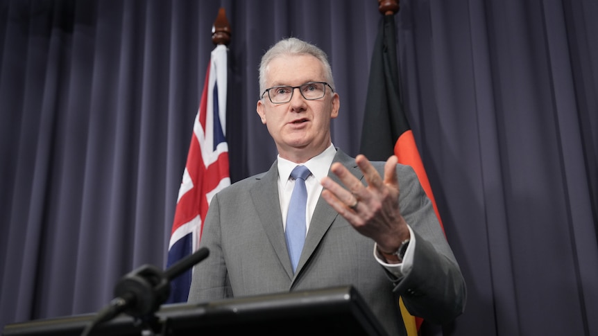 Visa overstayers to have work rights revoked if asylum claim rejected
