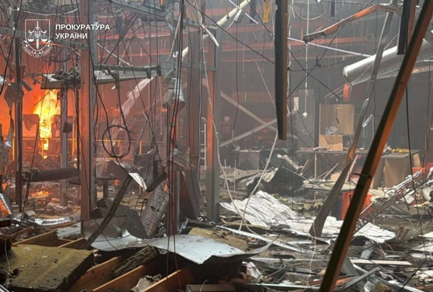 At least 16 killed and over 100 wounded in Russian ‘double-tap’ strike on a Ukrainian shopping center
