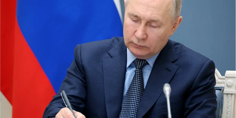 U.S. intelligence warns Putin could attack NATO country as early as fall