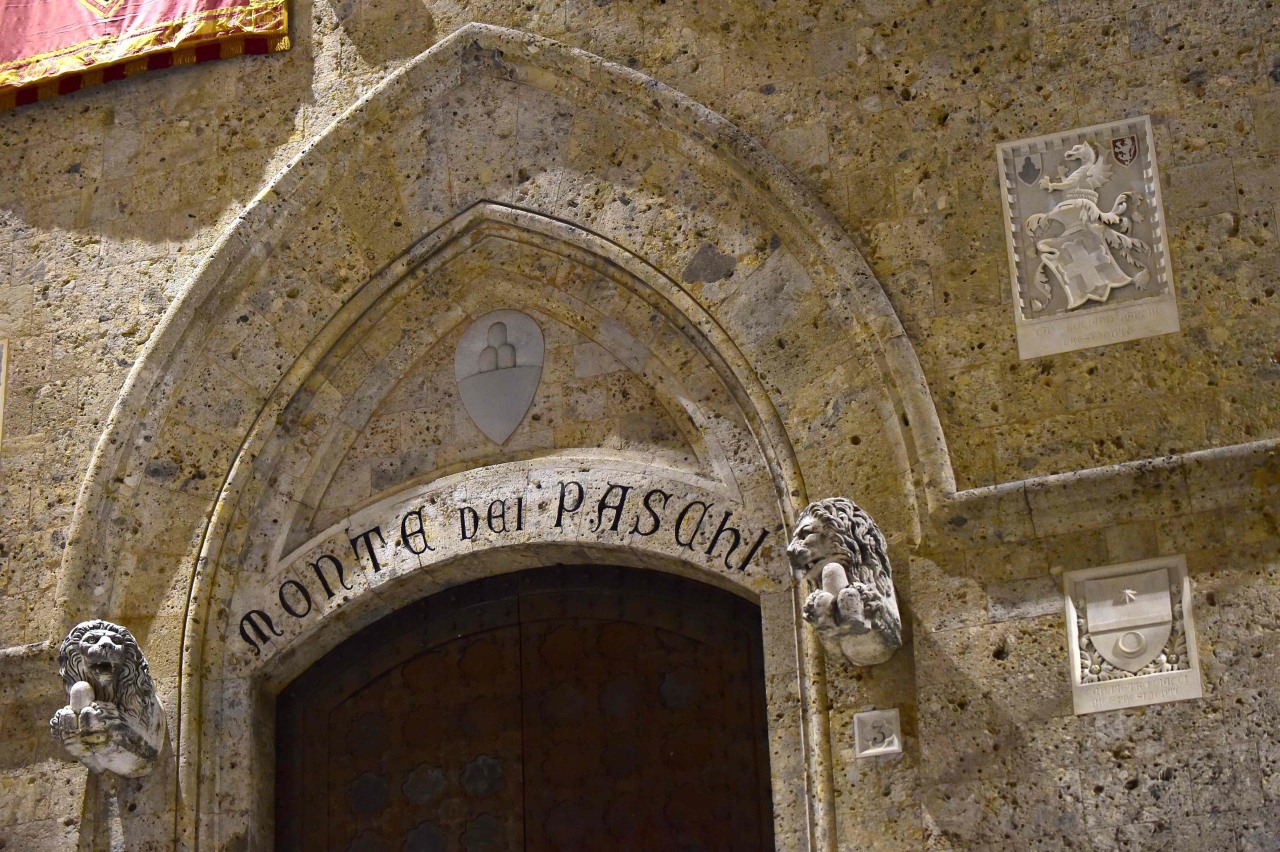 Monte dei Paschi Weighs Strategic Options as Intesa Circles