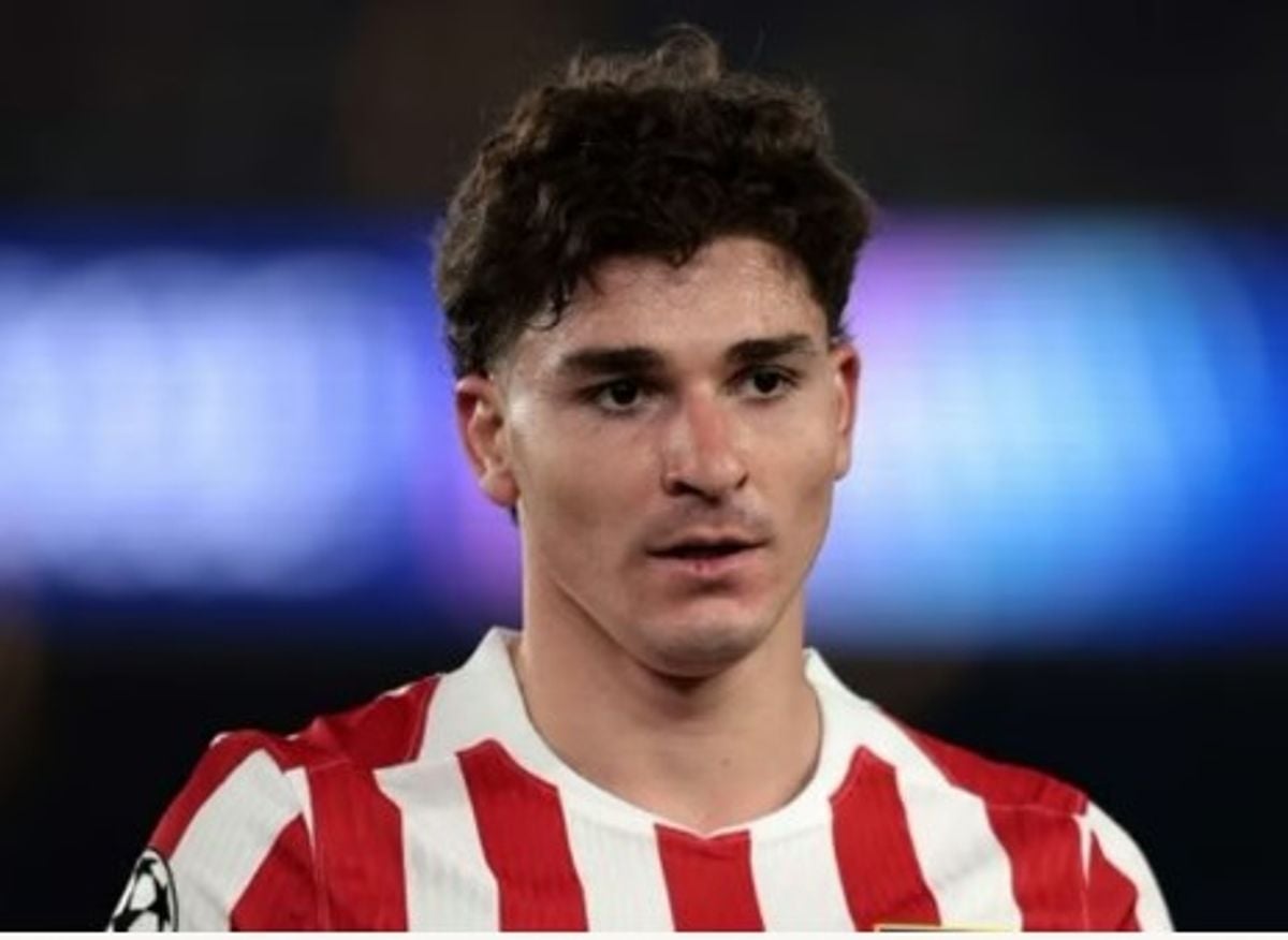 Atletico Madrid coach urges fans to stop abusing Alvarez