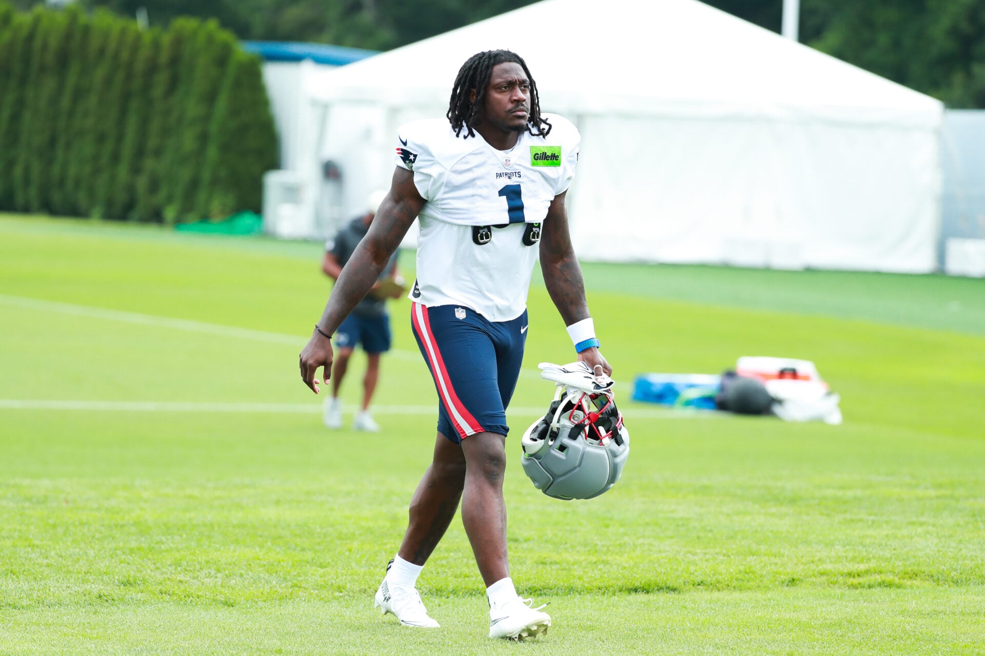What A.J. Brown could be heard saying during Patriots camp scuffle with Christian Gonzalez