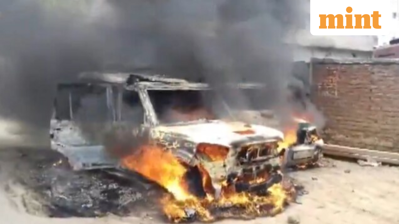 Road accident sparks violence in Patna; vehicles set on fire, body used to block road