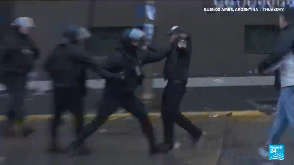 Argentina: Thousands protest private property legislation