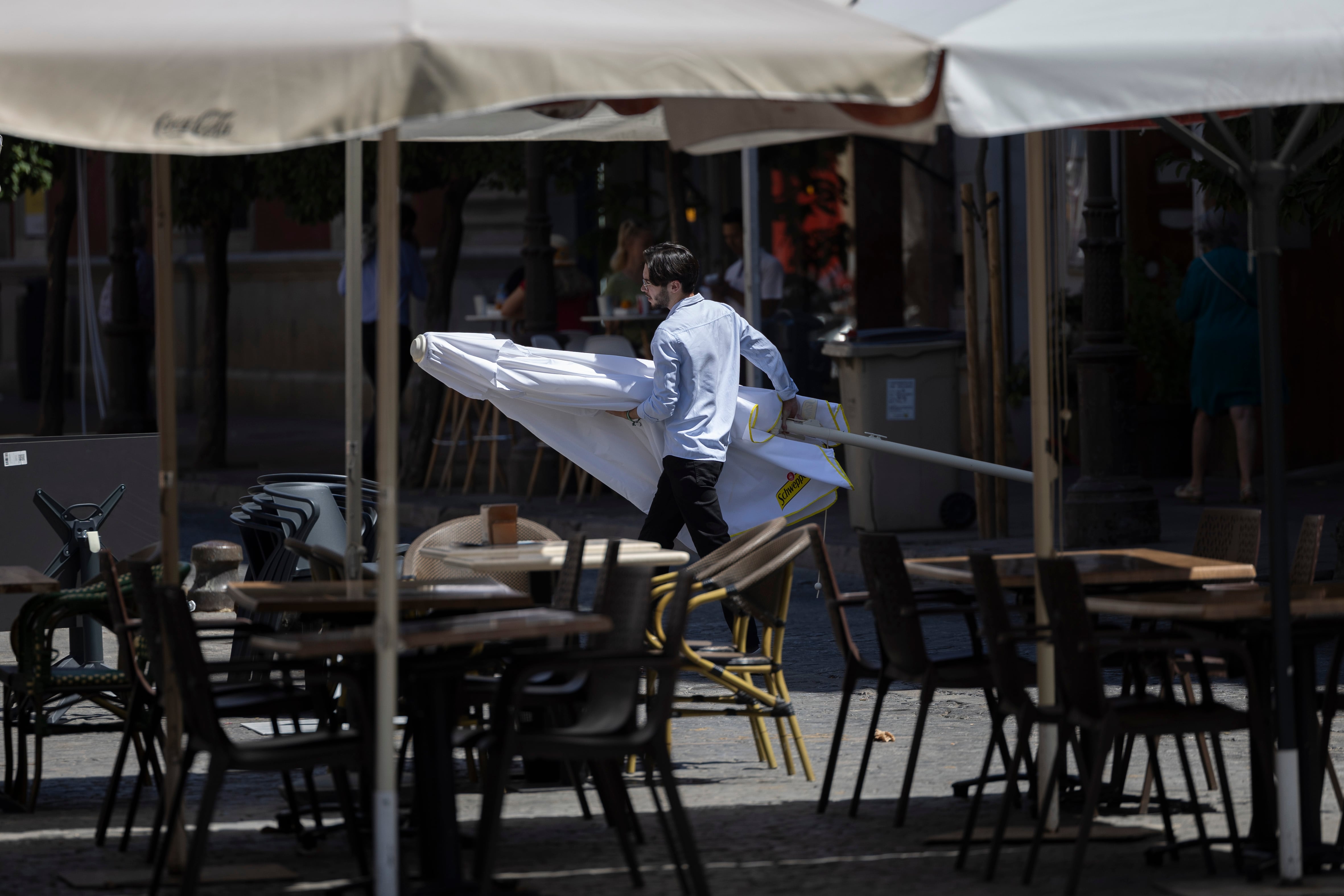 Employment in tourism grows by 5.4% in the second quarter due to the improvement in activity