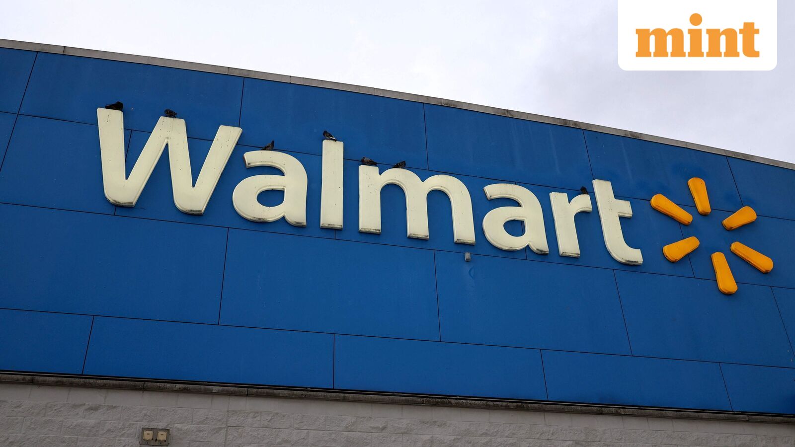 Walmart to roll out Apple Pay, other contactless payment options, at all US stores from Aug 24