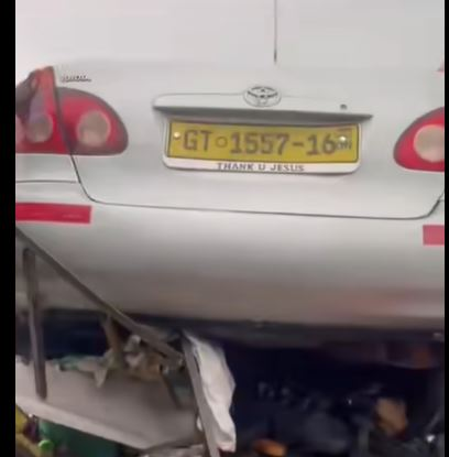 Suspected robber crashes stolen taxi into traders while fleeing mob at Ejisu