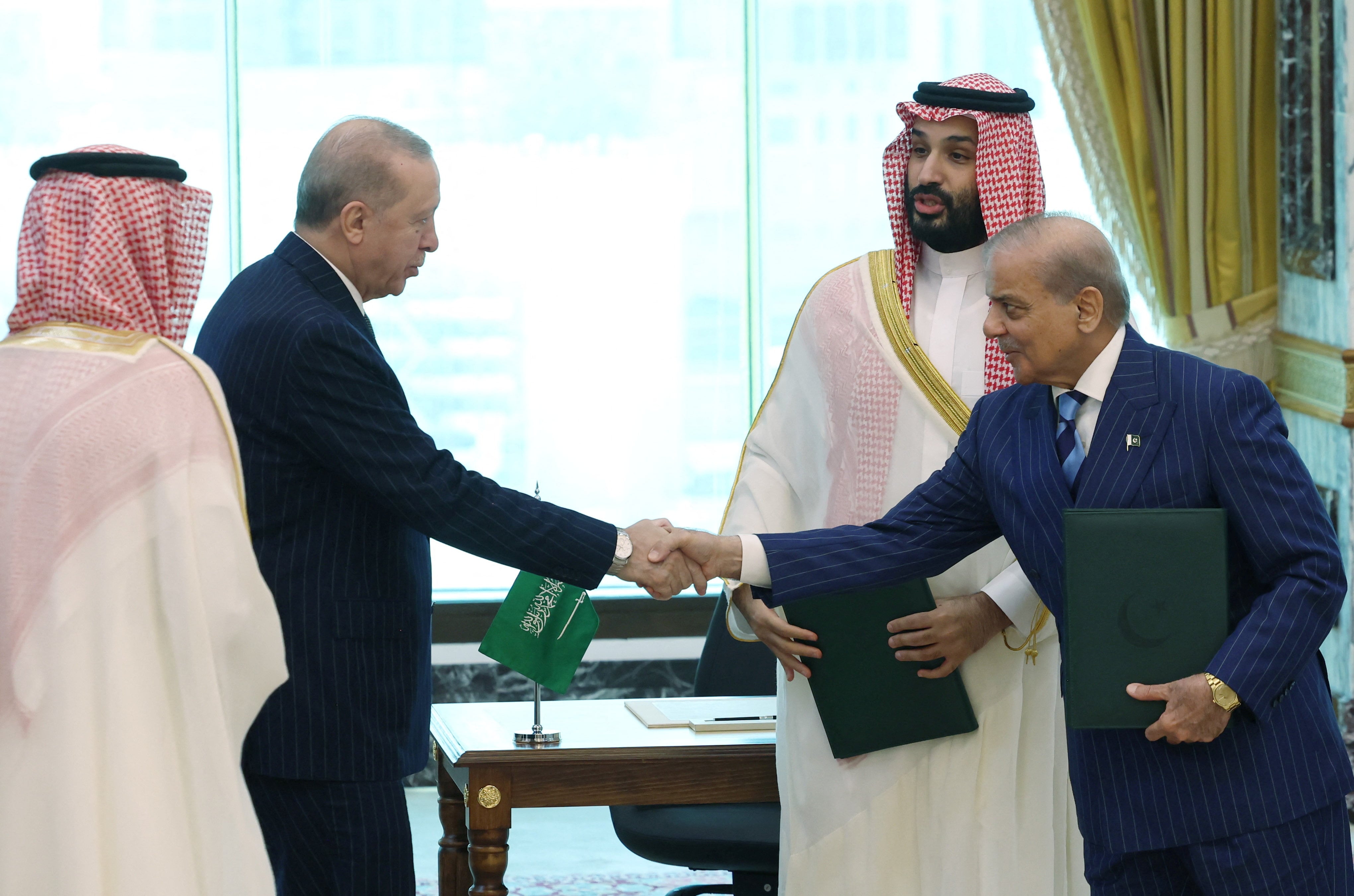 Saudi Arabia, Pakistan and Turkey sign joint defence pact