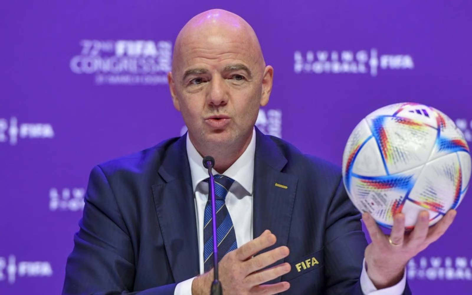Mexico, Argentina back Infantino as Fifa row continues