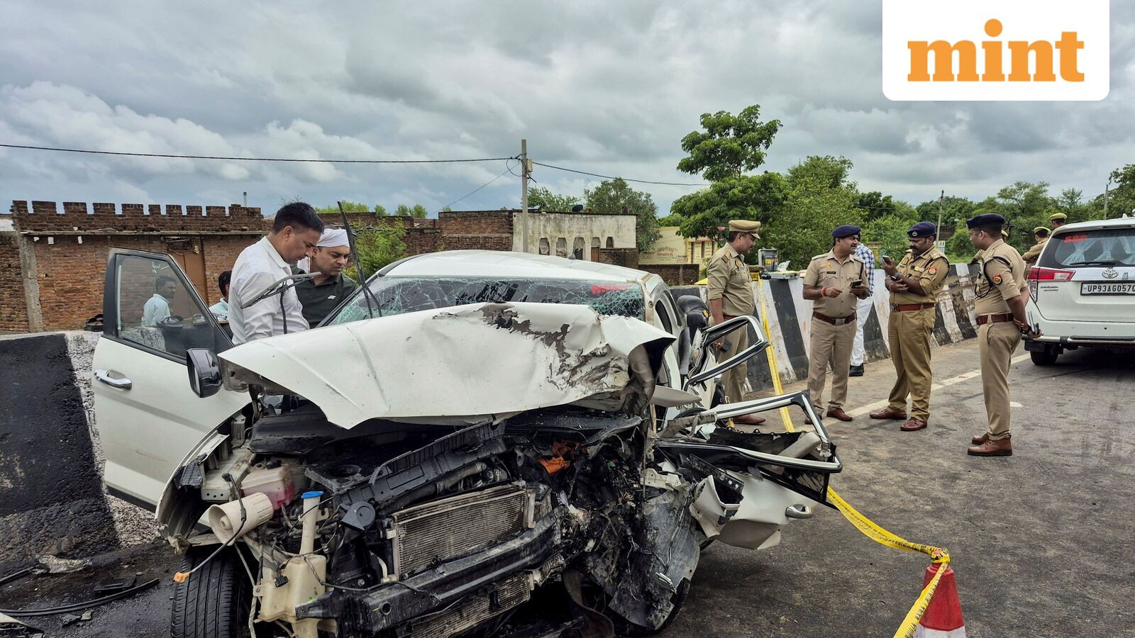 Atiq Ahmad's son's friend describes horrifying experience before SUV crash in Jhansi that killed 2. What did he allege?