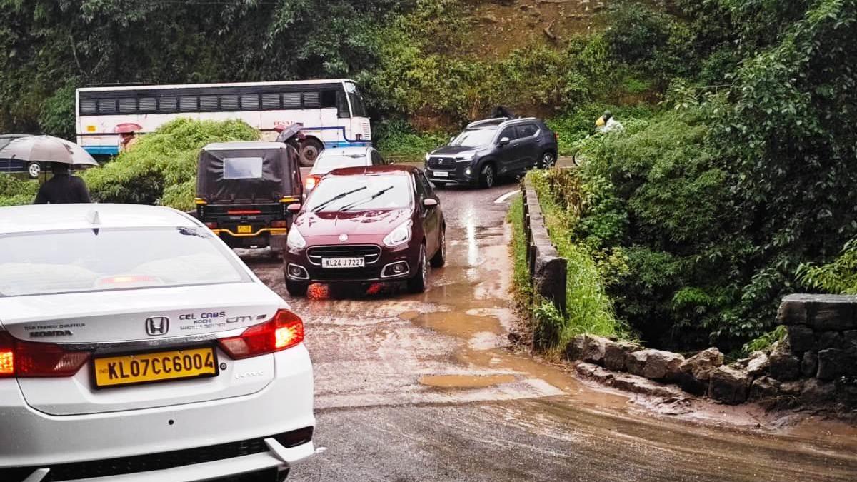 Munnar residents demand Bailey bridge to manage tourist surge