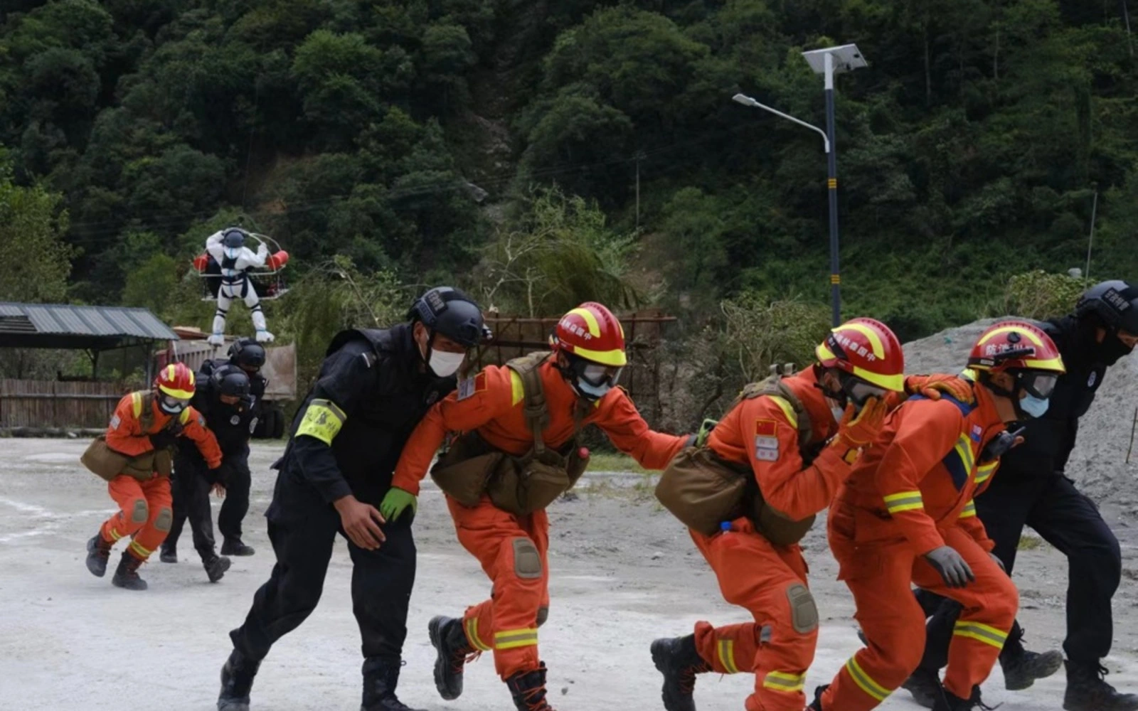 One killed as magnitude 4.9 earthquake hits southwestern China