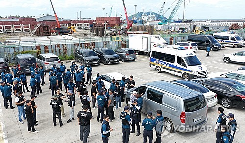 (LEAD) Police officer under arrest for prematurely closing missing person cases in Jeju