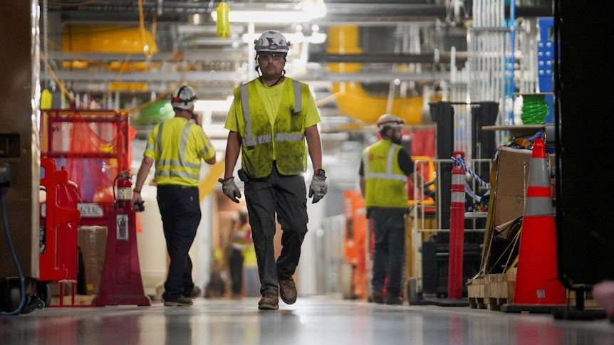 US unexpectedly sheds 23,000 jobs in blow for Trump before midterms
