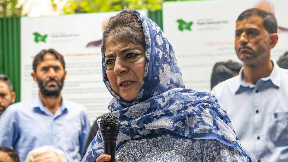 PDP leader Iltija questioned by police in Srinagar; ‘attempt to silence party’ says Mehbooba