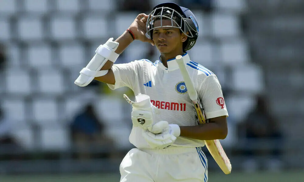 India bat first against Sri Lanka in Colombo Test