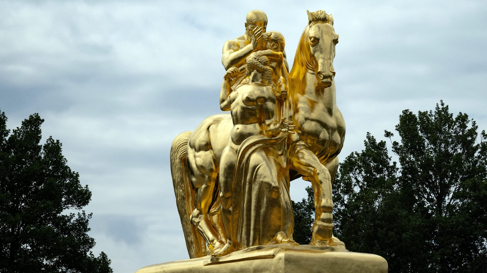 Trump Regilds DC Statues Mar-a-Lago Style