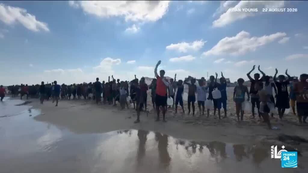 Hundreds of Gaza children join a mass swimming lesson to cope with trauma