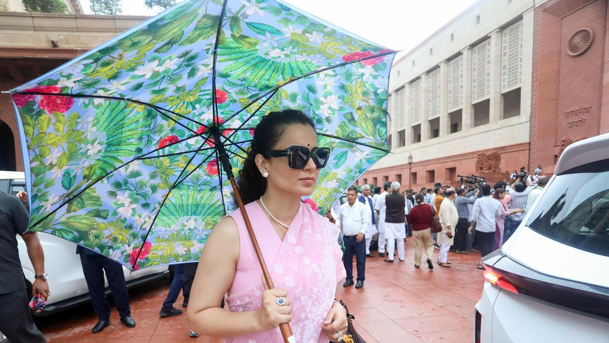 Cockroaches spreading their filth, who is birthing them?: Kangana Ranaut on CJP-led protests