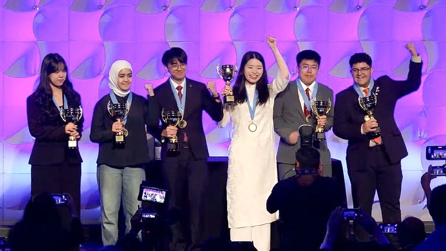 Vietnamese student crowned Excel world champion in California