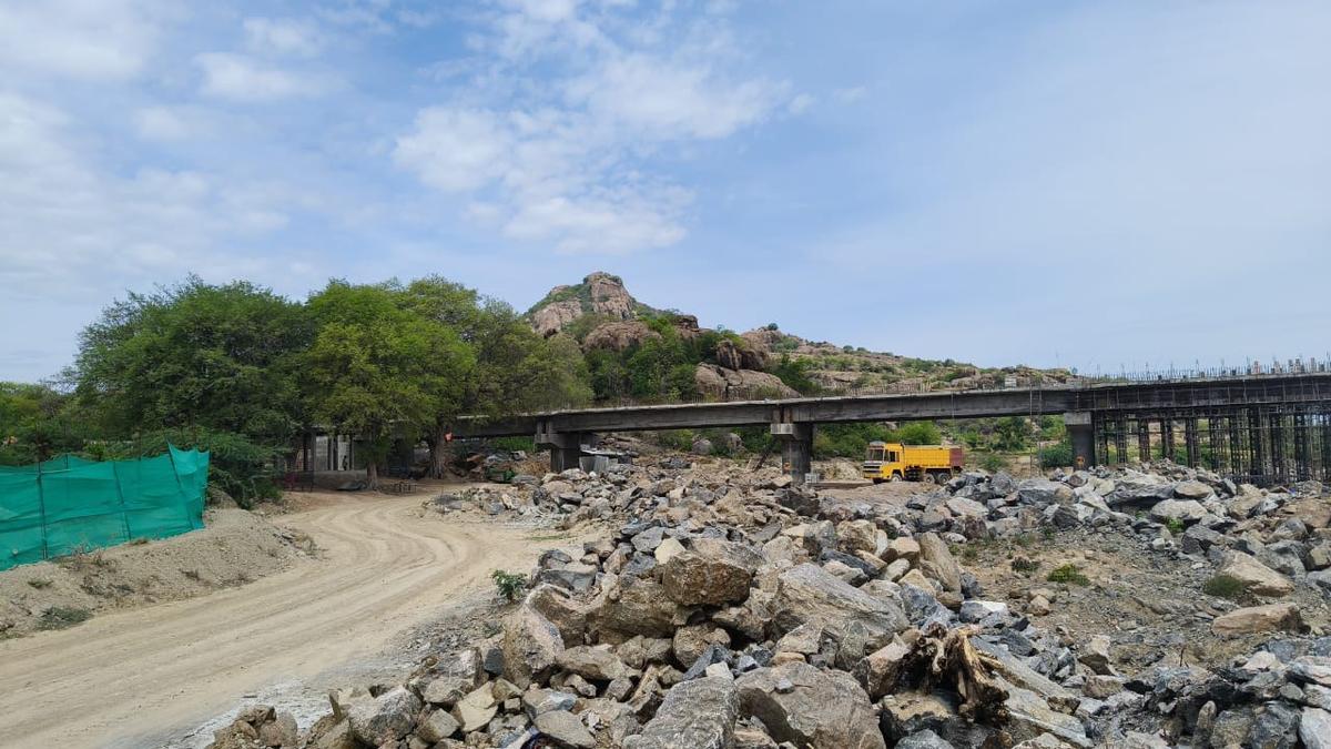 State Highways expedites work on ₹24-crore high-level bridge across Then Pennar river in Tiruvannamalai