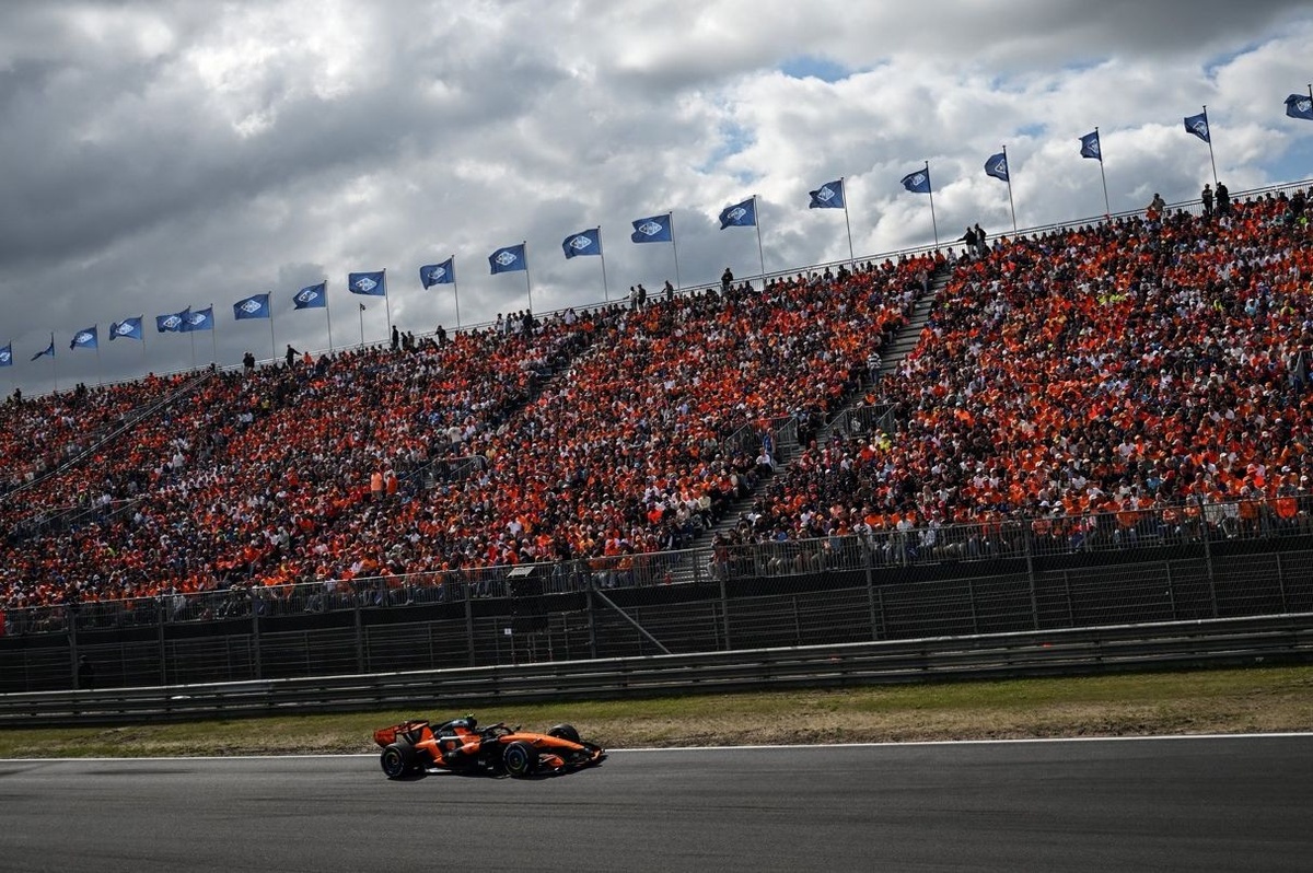 F1 Dutch GP: Lando Norris beats Kimi Antonelli from pole as Max Verstappen crashes out
