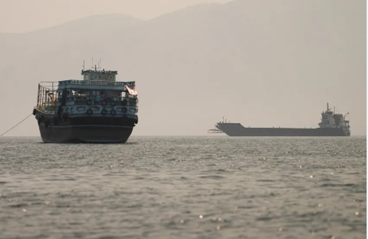 Iranian parliamentary committee approves fees for ships crossing Strait of Hormuz