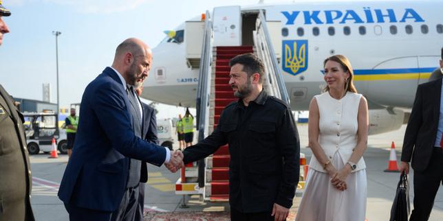 Zelensky makes landmark visit to Russia ally Serbia