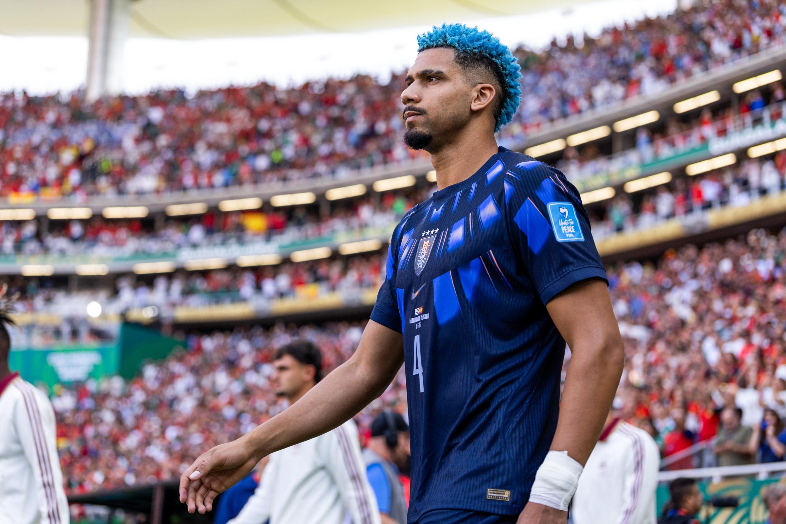 Liverpool Agree Loan-to-Buy Deal for Barcelona’s Ronald Araújo