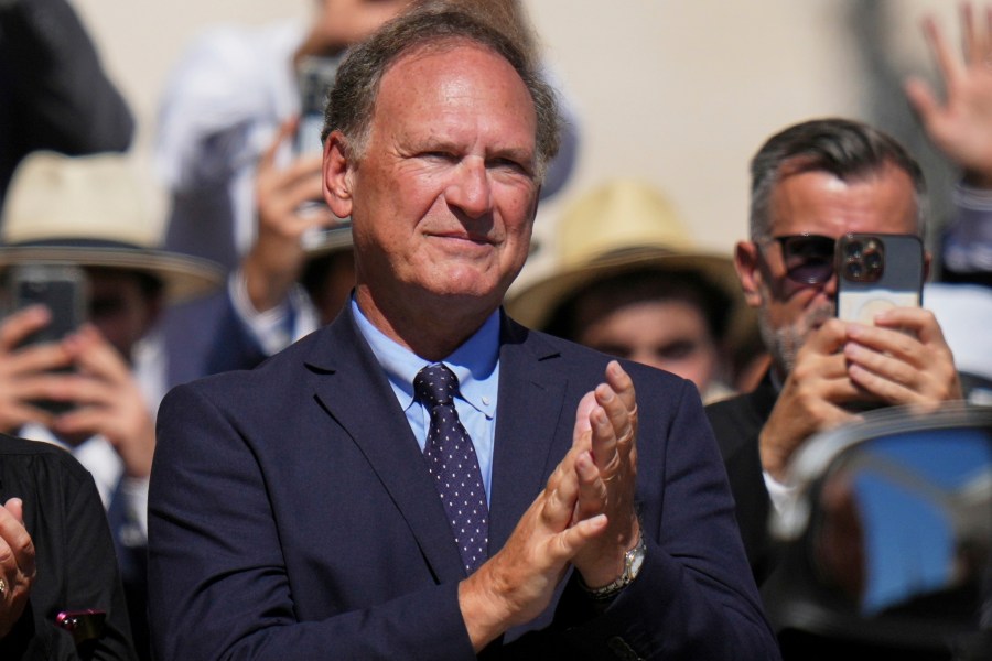 Alito to WSJ: ‘Obviously I’m here for another term’
