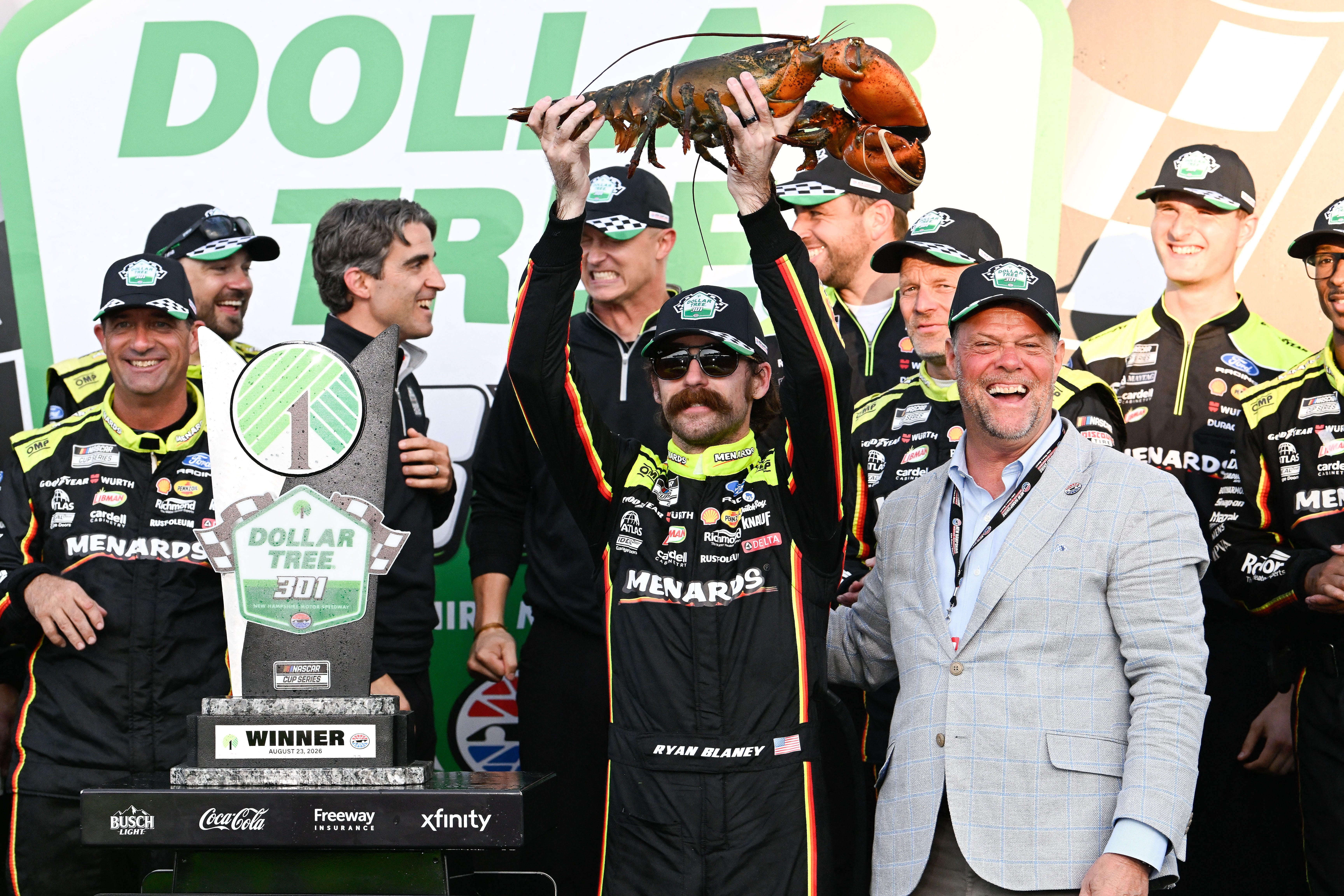 Ryan Blaney edges Bubba Wallace to repeat at New Hampshire