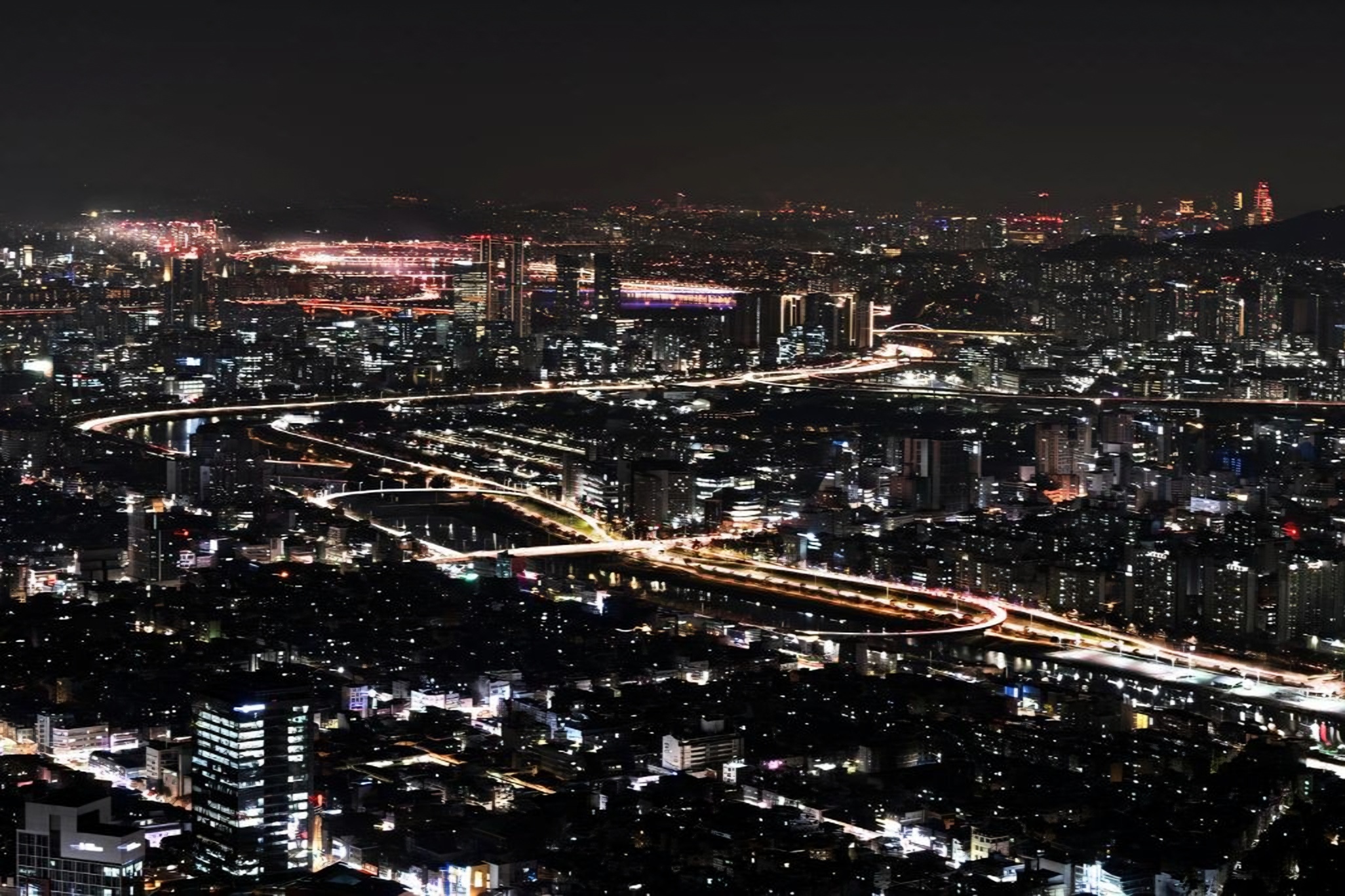 Seoul tourism hub extends hours, adds local experiences, fall pop-up