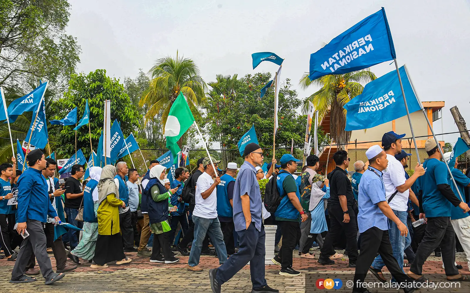 Politik identiti dan hipokrasi puak penentang – belajar dari Jepun