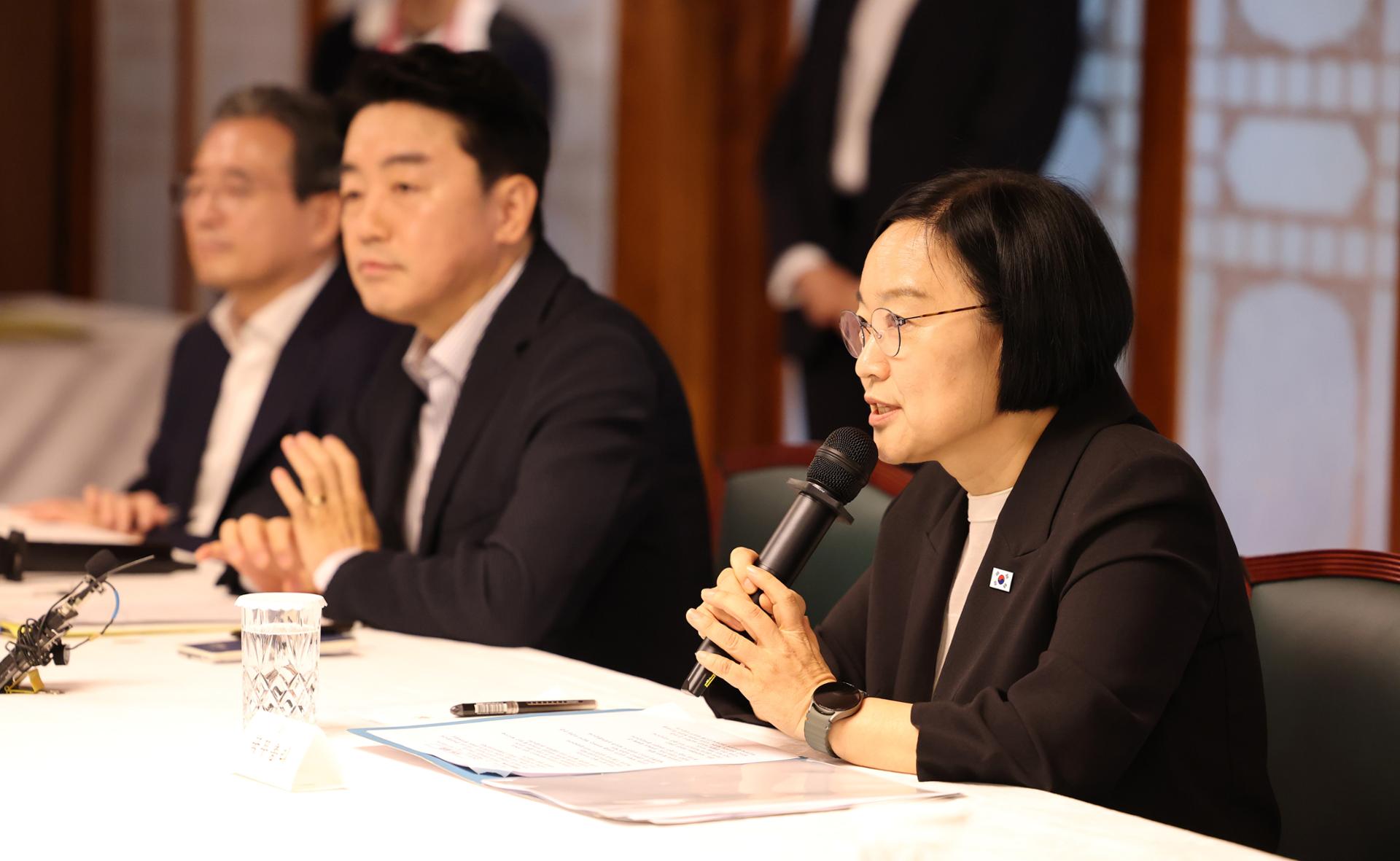 PM calls for prioritizing growth in fiscal policy