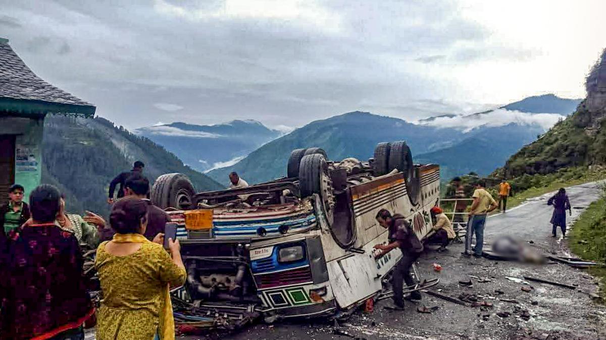 At least seven killed, 11 others injured after private bus overturns on mountain route in Himachal