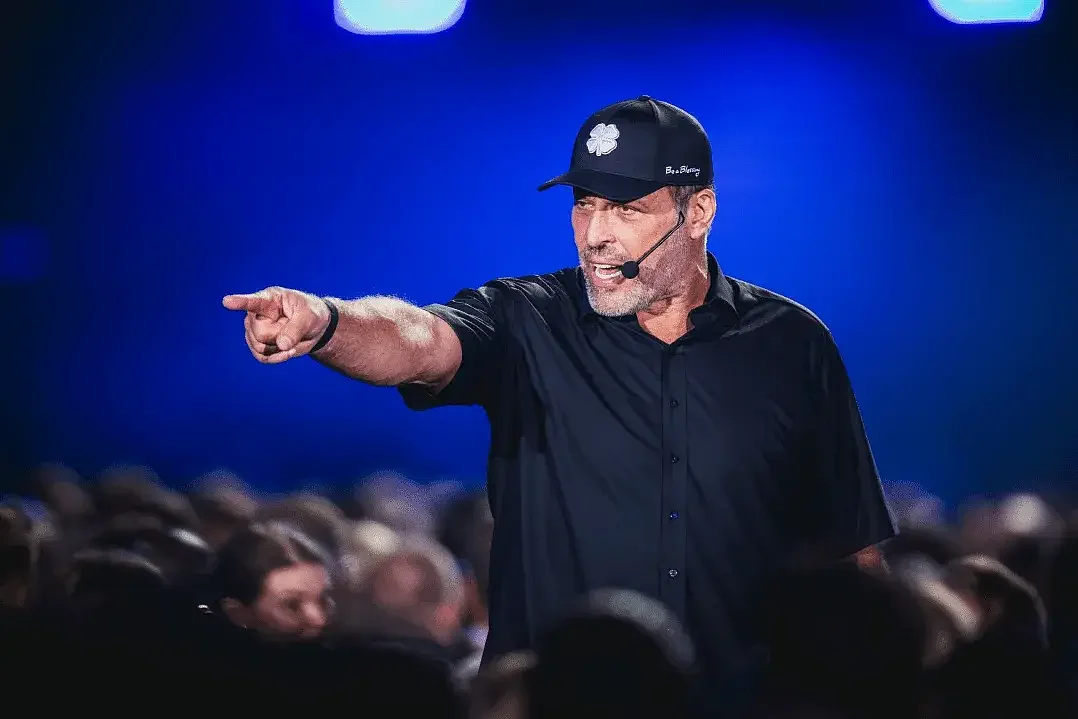 Tony Robbins is bringing BREAKTHROUGH to Dubai for the first time ever in Coca-Cola Arena