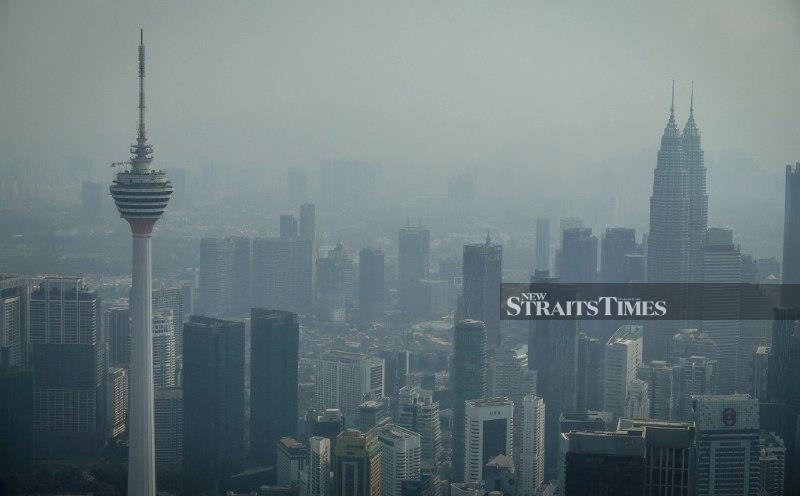 Haze worsens as 16 areas record unhealthy API readings