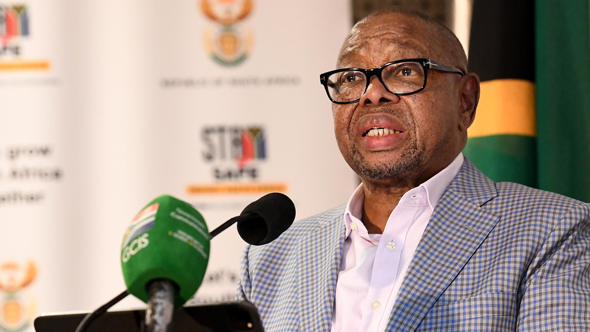 Minister advocates for more women in sci-tech