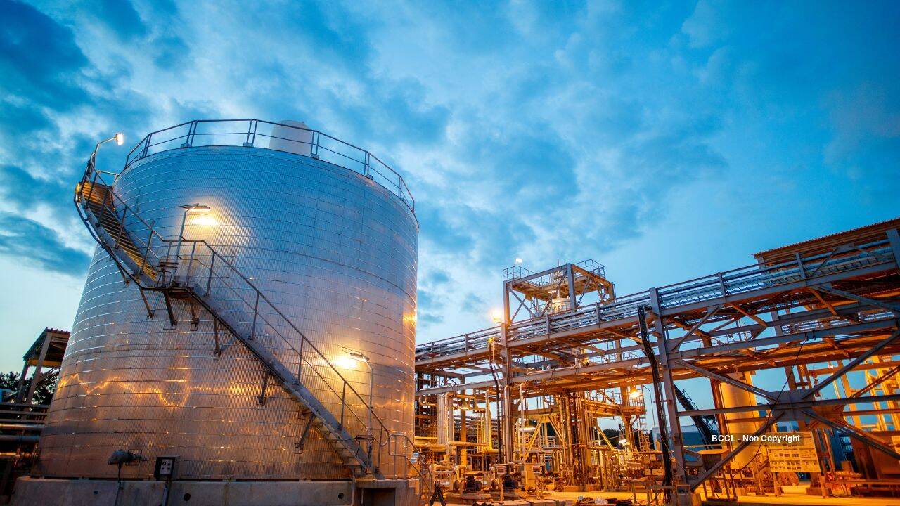 Texas A&M fire whirl burns crude oil 40% faster and cuts soot 40%
